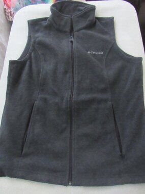 Columbia Gray Fleece Vest  Small  USED